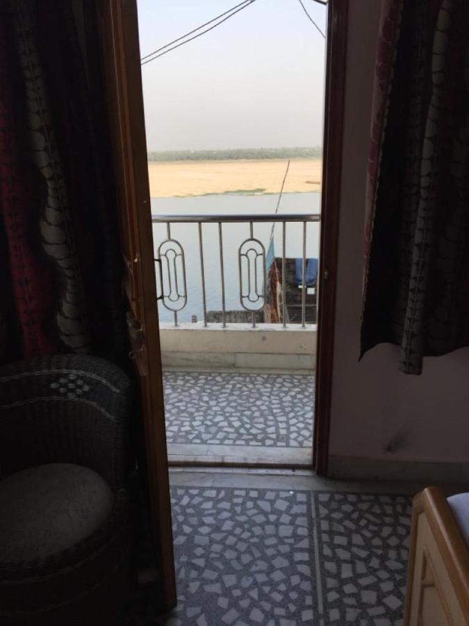 P G On Ganges Varanasi Exterior photo